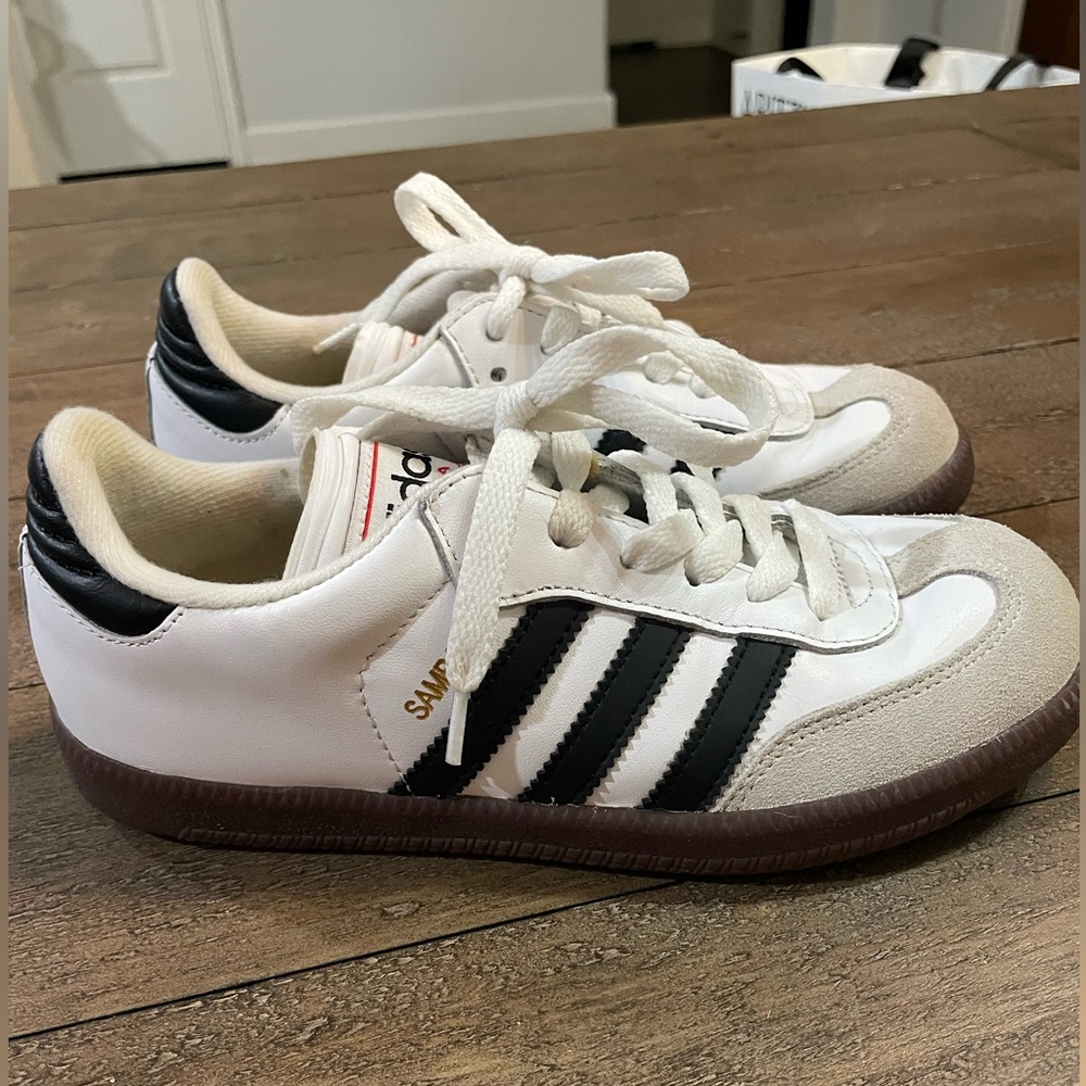 NEW Adidas Samba Sneaker, Size 4.5 Women